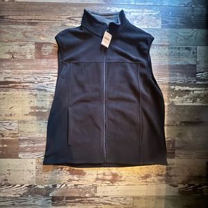 NWT mens fleece vest